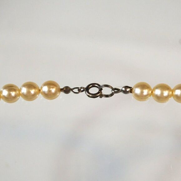 Faux Pearl Choker Necklace Vintage Single Strand Delicate Classy Business - Picture 6 of 6